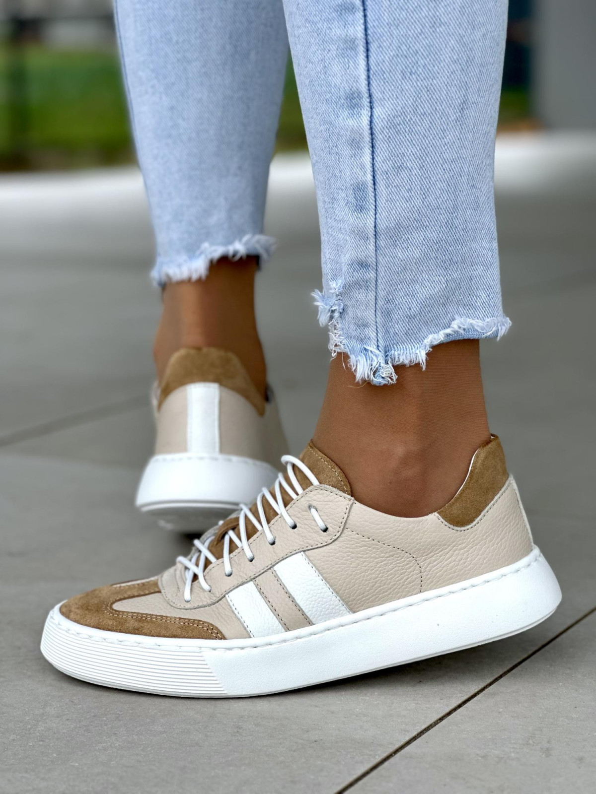 Bezowe-modne-trampki-ze-skory-naturalnej-OLEKSY-polskiej-produkcji