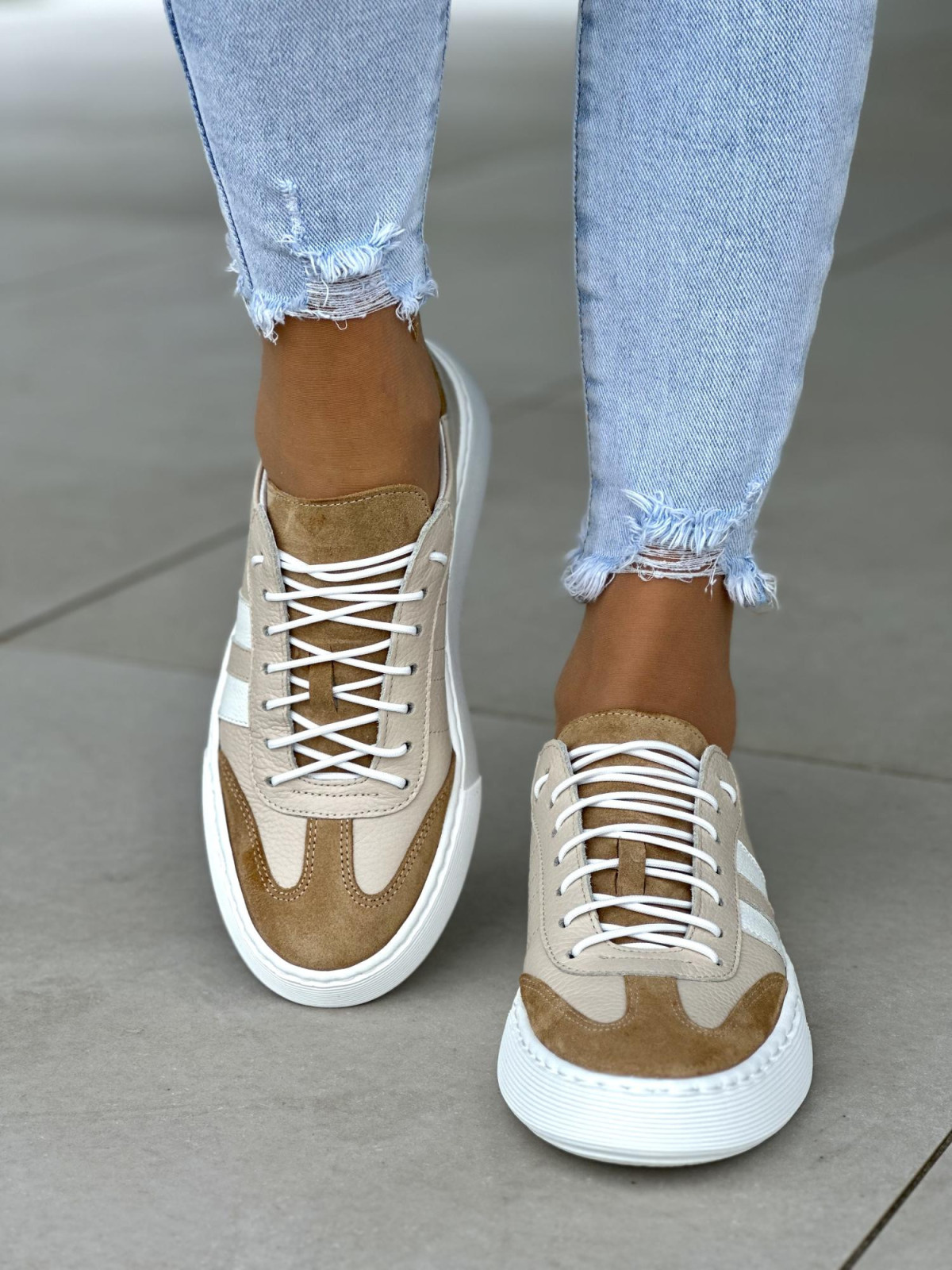 Bezowe-modne-trampki-ze-skory-naturalnej-OLEKSY-polskiej-produkcji