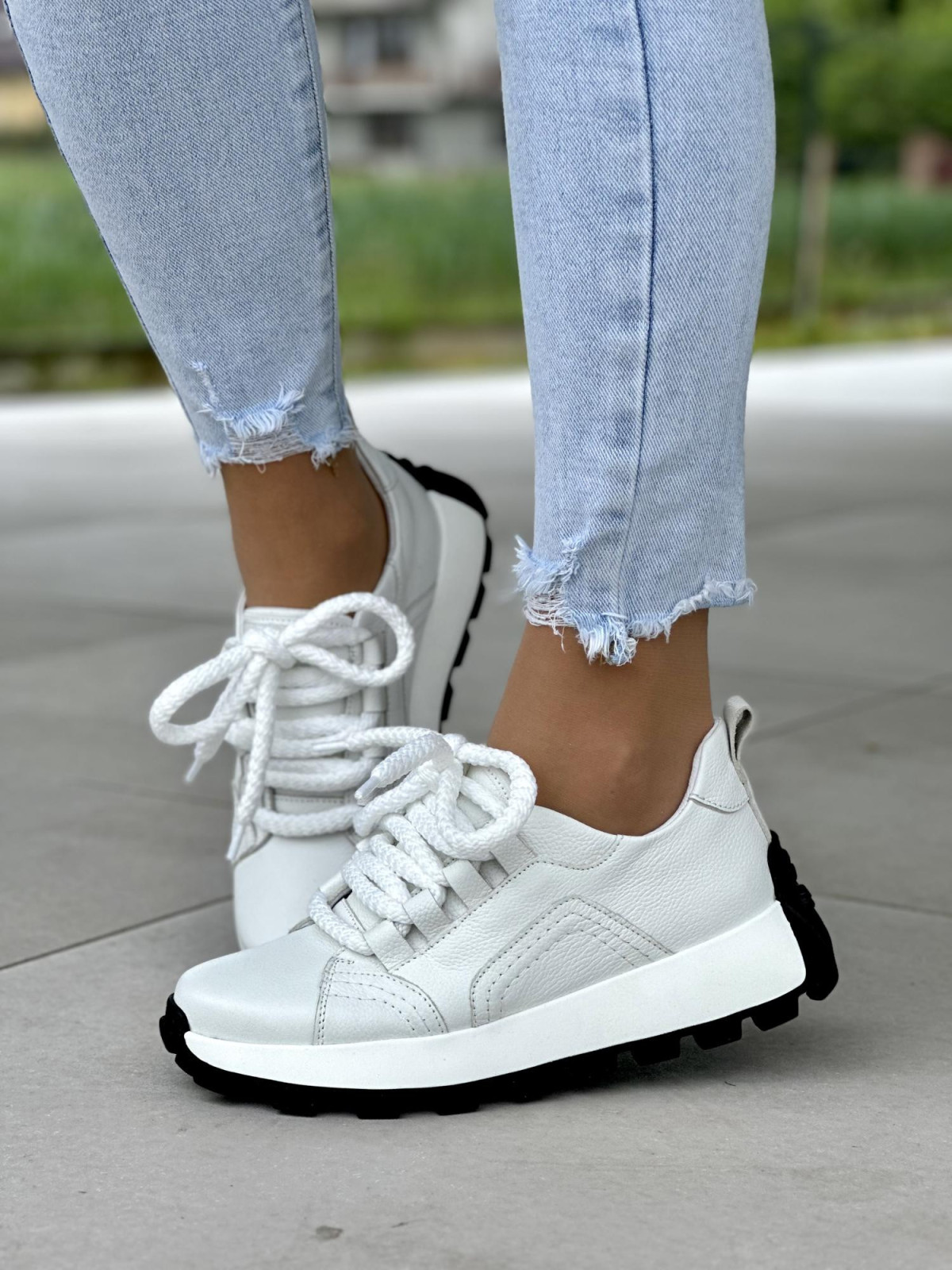 Biale-sneakersy-damskie-OLEKSY-ze-skory-naturalnej-polskiej-produkcji