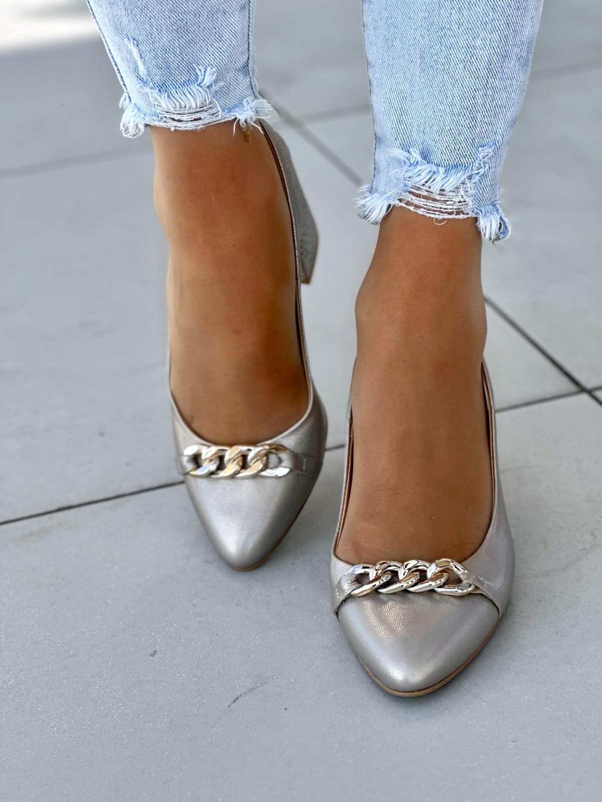 Zlote-sandaly-damskie-skorzane-OLEKSY-na-wygodnym-slupkowym-obcasie