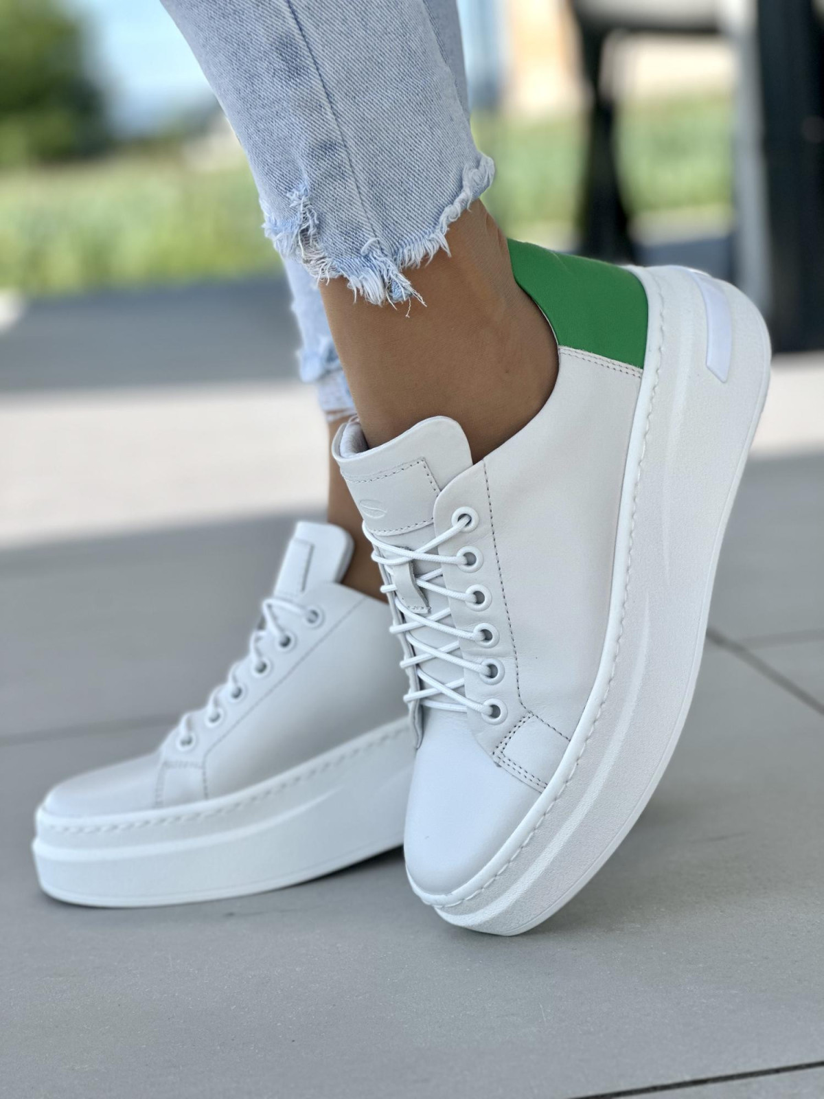 Biale-trampki-damskie-skorzane-OLEKSY-polskiej-produkcji