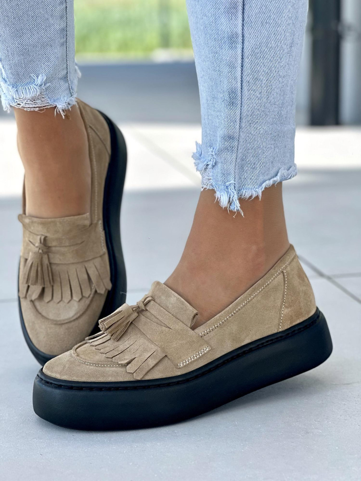 Wygodne-mokasyny-OLEKSY-ze-skory-naturalnej-w-kolorze-beżowym