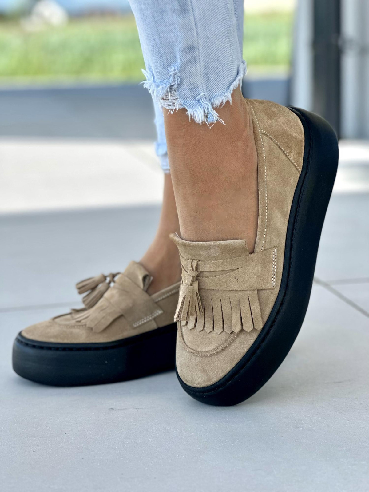 Wygodne-mokasyny-OLEKSY-ze-skory-naturalnej-w-kolorze-beżowym