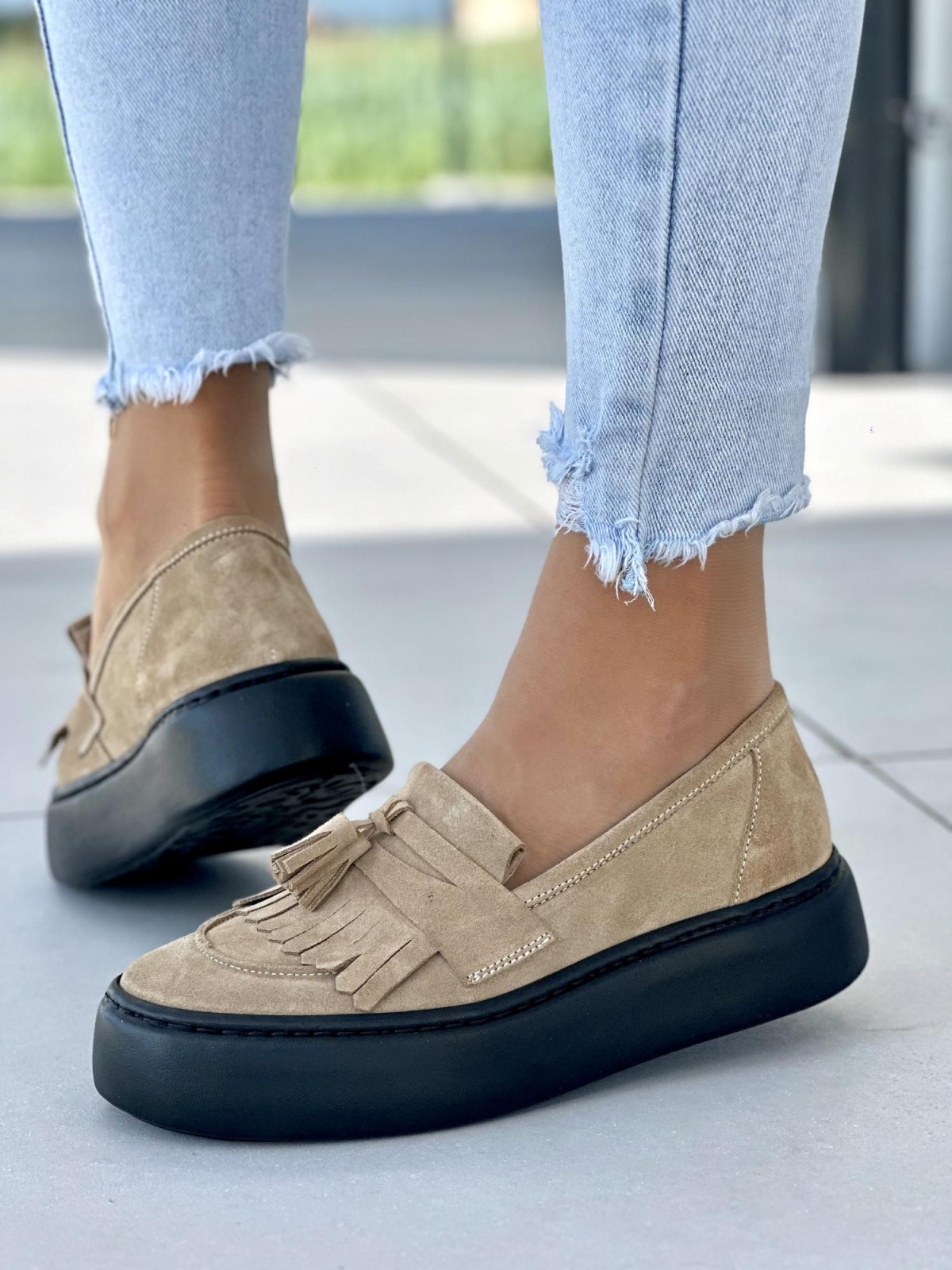 Wygodne-mokasyny-OLEKSY-ze-skory-naturalnej-w-kolorze-beżowym