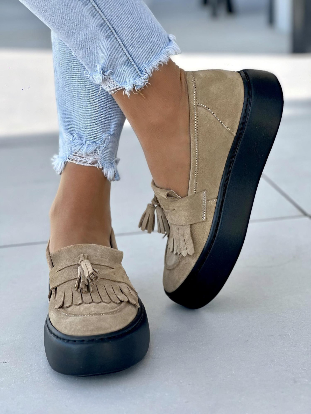 Wygodne-mokasyny-OLEKSY-ze-skory-naturalnej-w-kolorze-beżowym