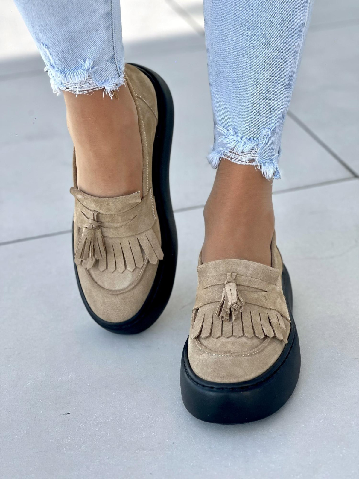 Wygodne-mokasyny-OLEKSY-ze-skory-naturalnej-w-kolorze-beżowym