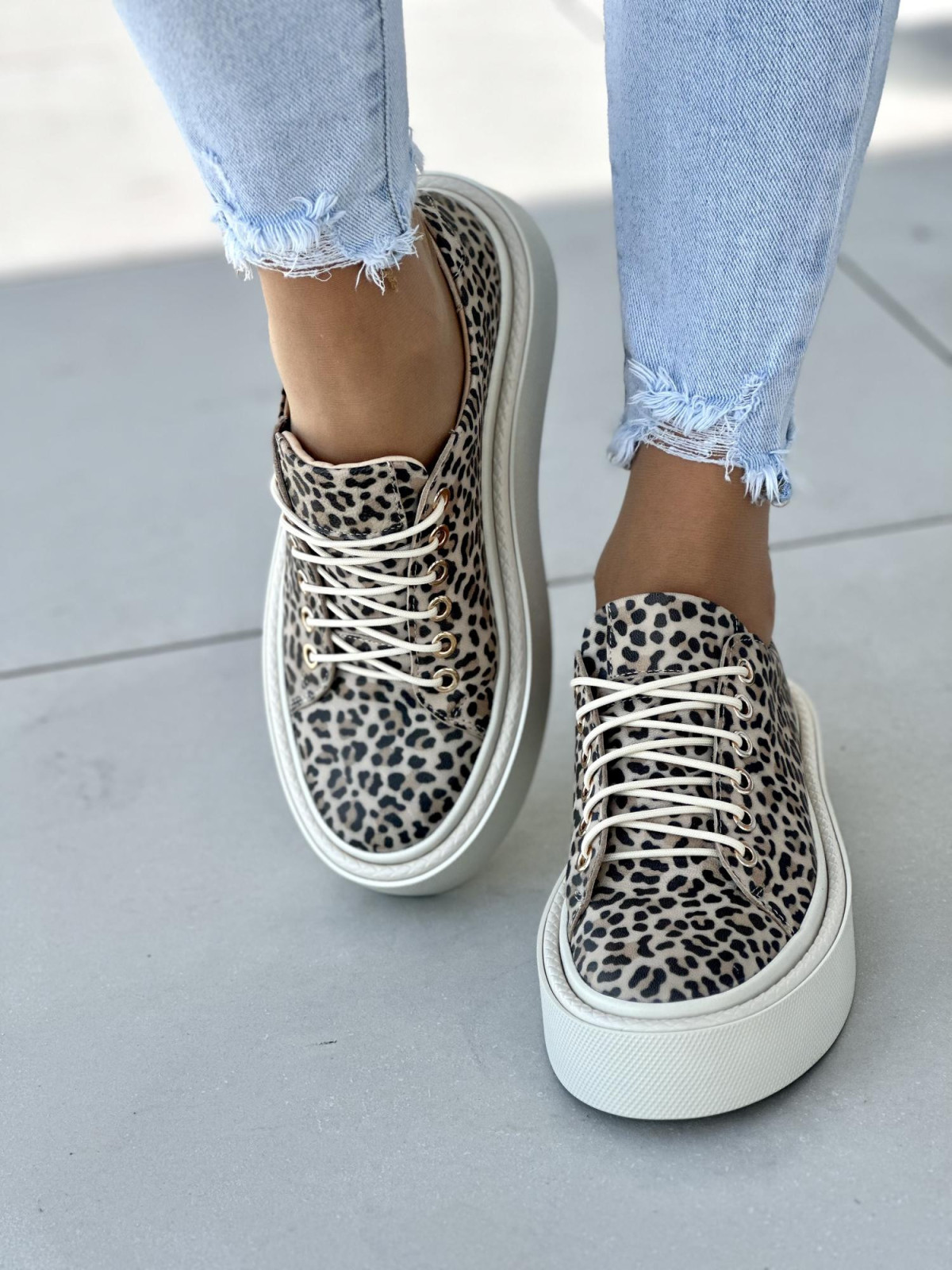 Bezowe-trampki-damskie-skorzane-OLEKSY-polskiej-produkcji