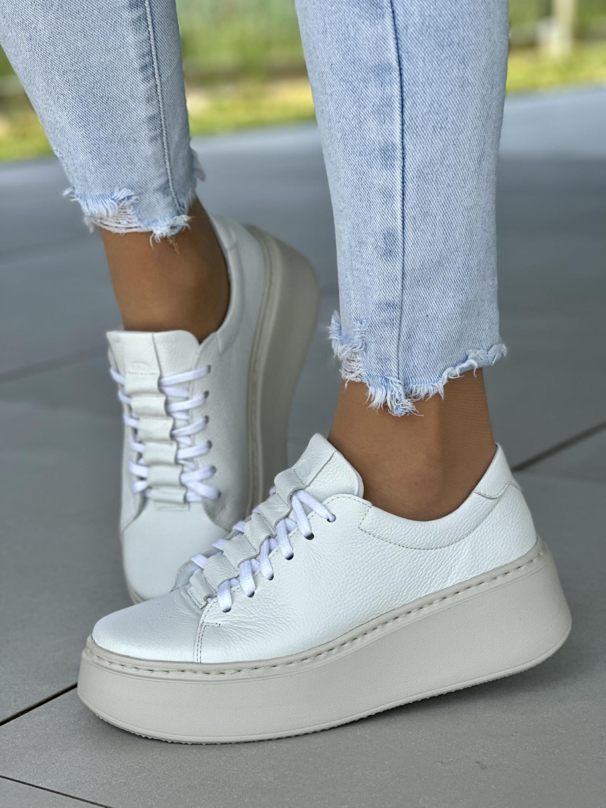 Białe-trampki-OLEKSY-damskie-skorzane-polskiej-produkcji