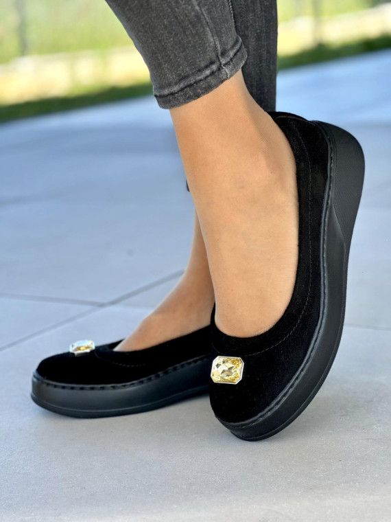 Czarne-baleriny-z-pieknym-kamieniem-OLEKSY-wykonane-ze-skory-naturalnej-polskiej-produkcji