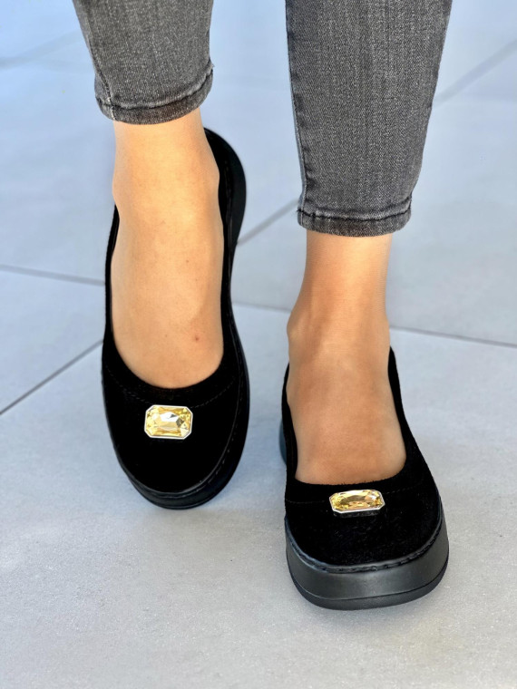 Czarne-baleriny-z-pieknym-kamieniem-OLEKSY-wykonane-ze-skory-naturalnej-polskiej-produkcji