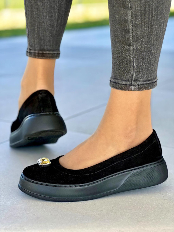 Czarne-baleriny-z-pieknym-kamieniem-OLEKSY-wykonane-ze-skory-naturalnej-polskiej-produkcji