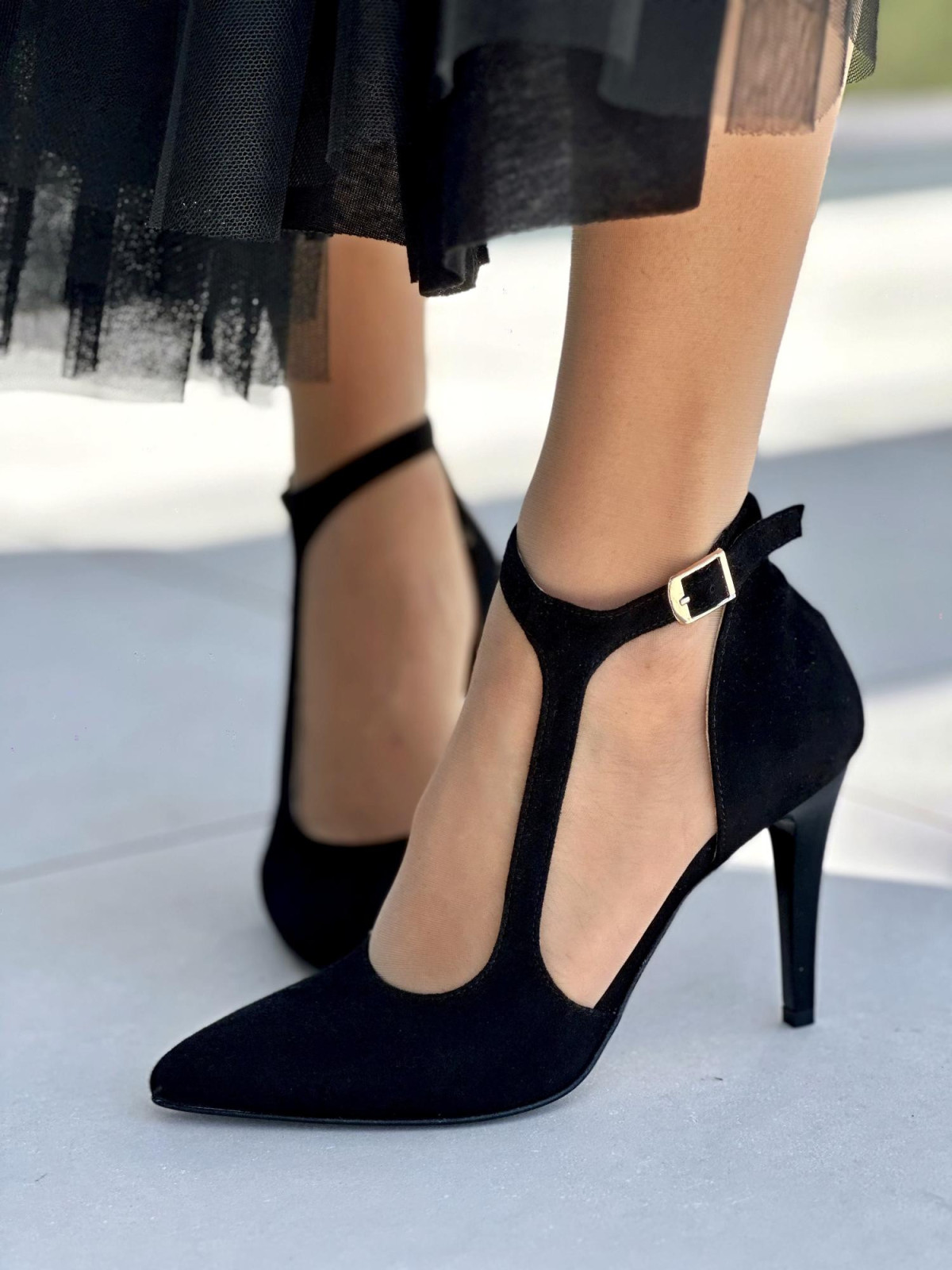 Czarne-klasyczne-czolenka-damskie-skorzane-OLEKSY-na-szpilce