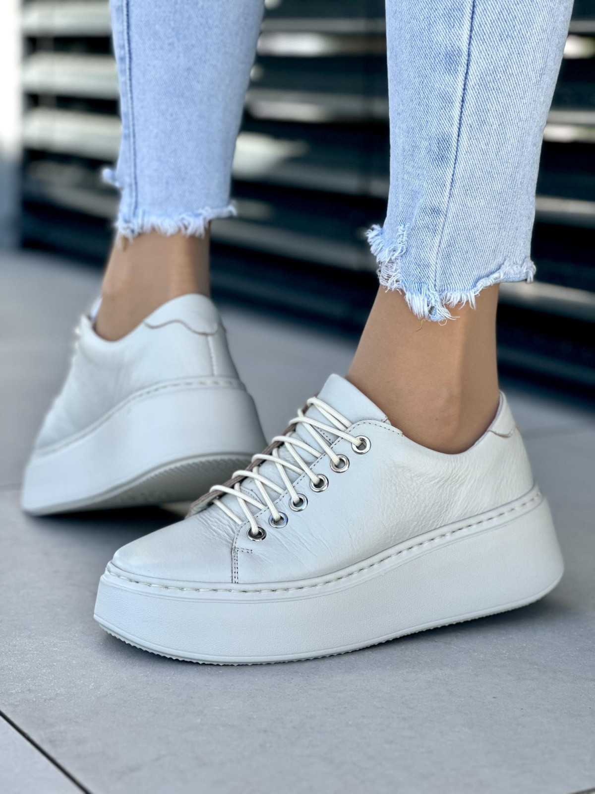 Bezowe-trampki-damskie-skorzane-OLEKSY-polskiej-produkcji