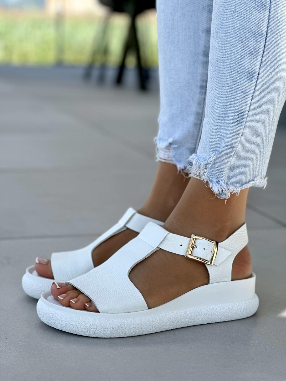 Wygodne-biale-sandaly-damskie-skorzane-OLEKSY-polskiej-produkcji