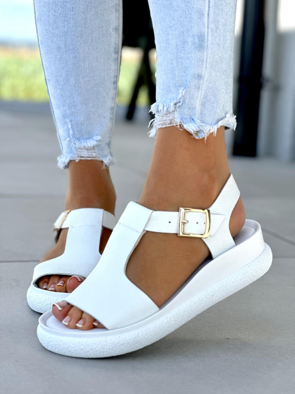 Wygodne-biale-sandaly-damskie-skorzane-OLEKSY-polskiej-produkcji