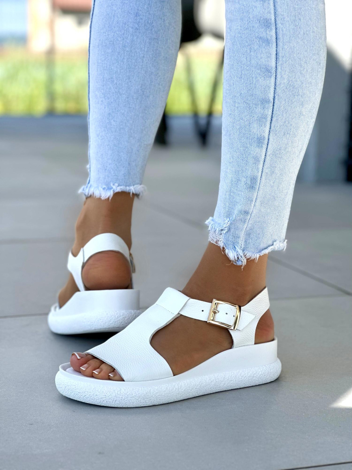 Wygodne-biale-sandaly-damskie-skorzane-OLEKSY-polskiej-produkcji