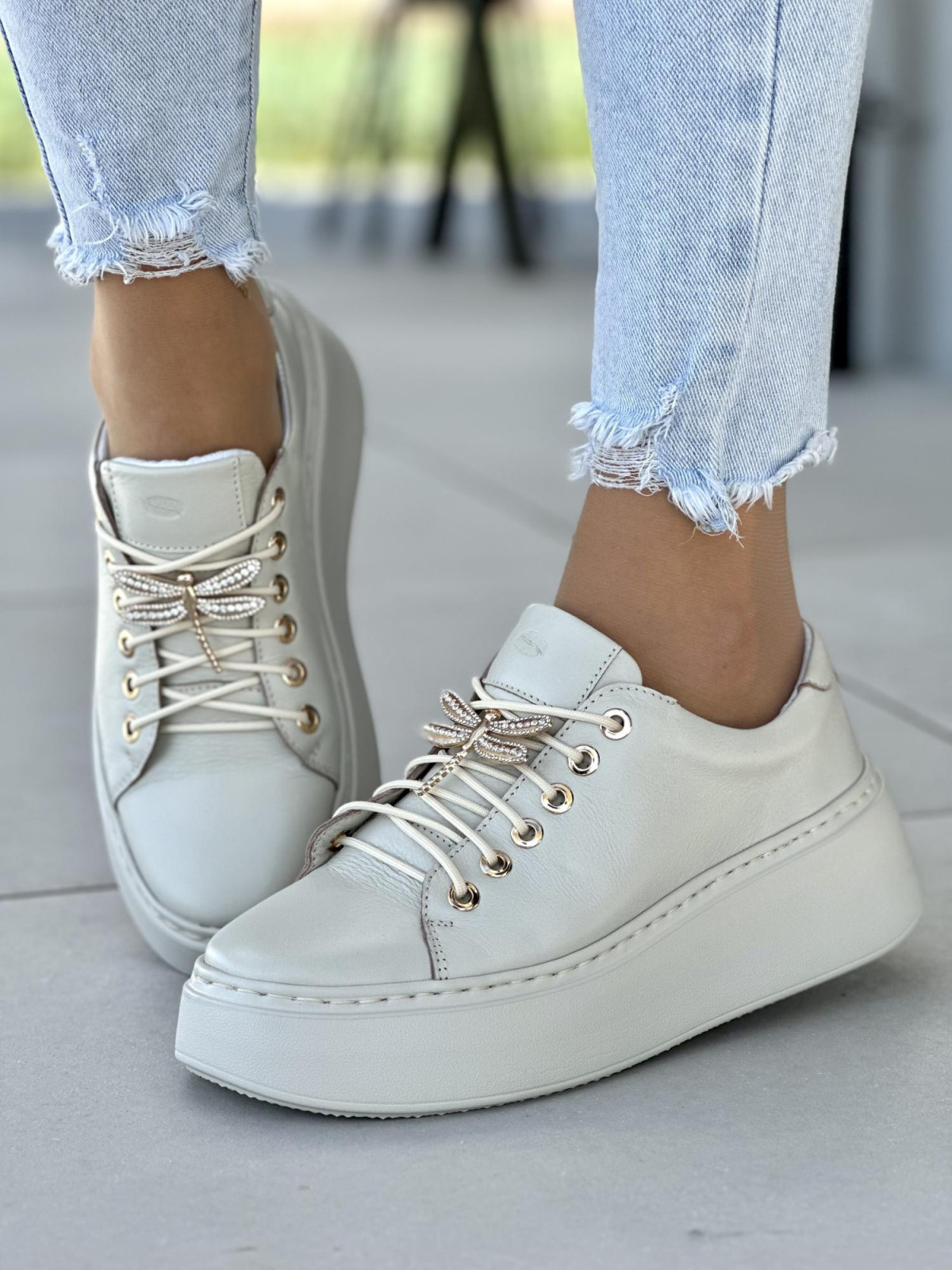 Bezowe-trampki-damskie-skorzane-OLEKSY-polskiej-produkcji-na-grubej-podeszwie