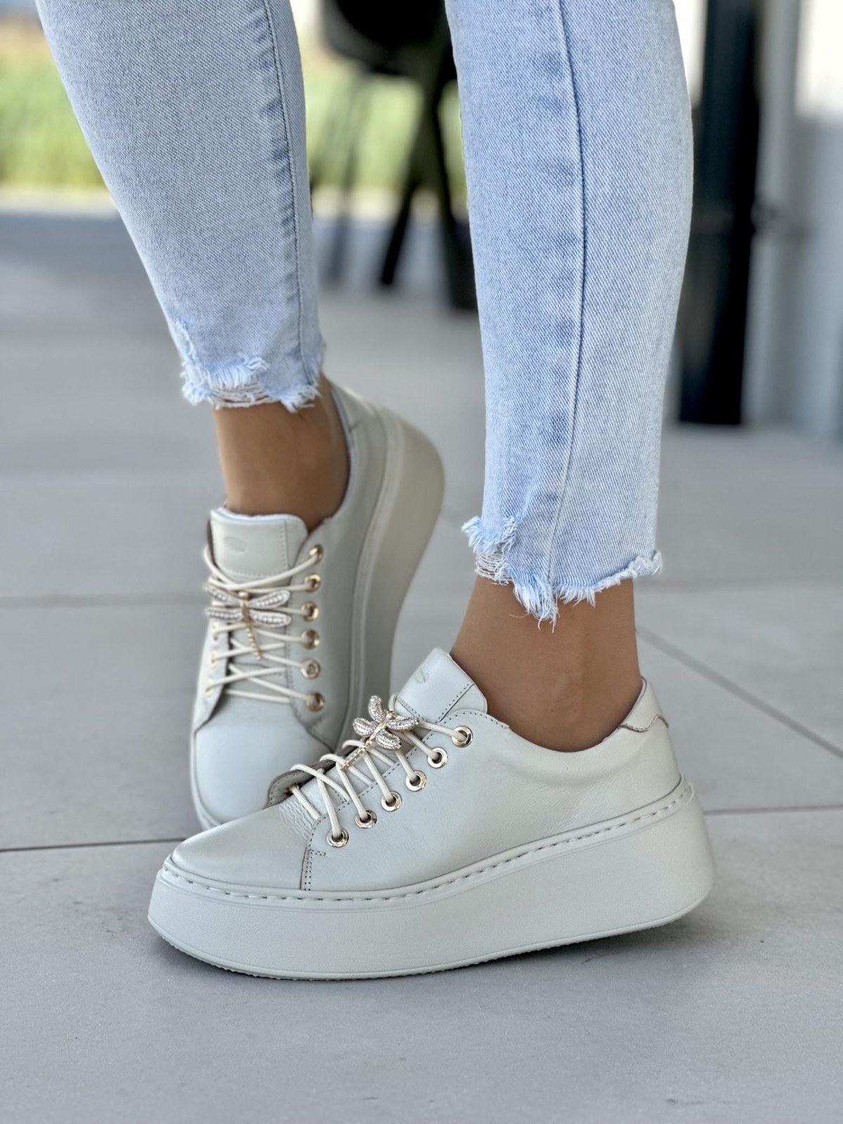 Bezowe-trampki-damskie-skorzane-OLEKSY-polskiej-produkcji-na-grubej-podeszwie