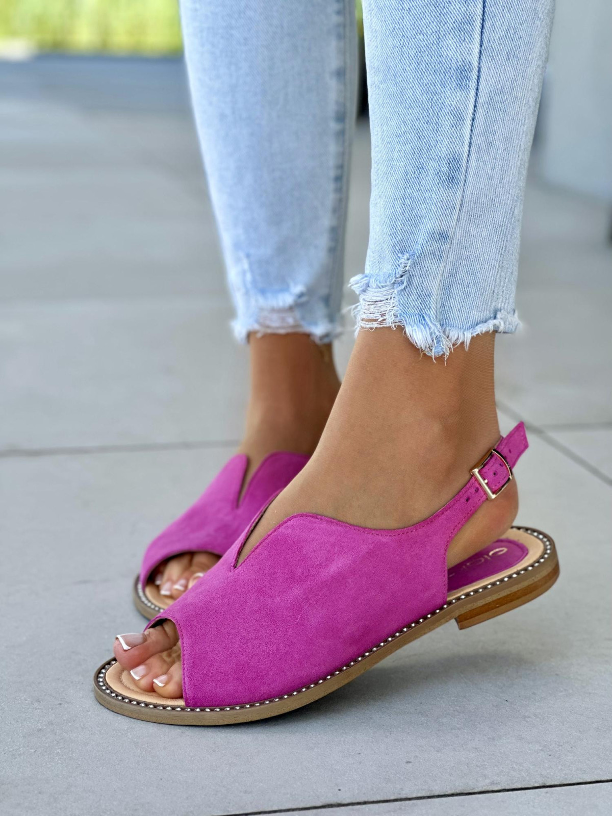 Piekne-sandaly-damskie-OLEKSY-ze-skory-naturalnej-na-plaskim-obcasie