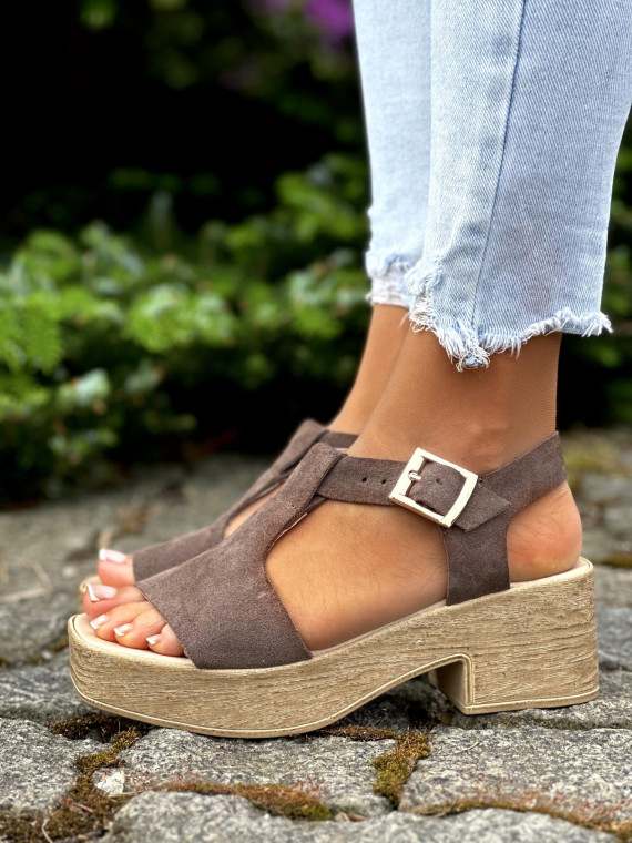 Brazowe-sandaly-damskie-skorzane-OLEKSY-polskiej-produkcji-na-bardzo-wygodnym-obcasie