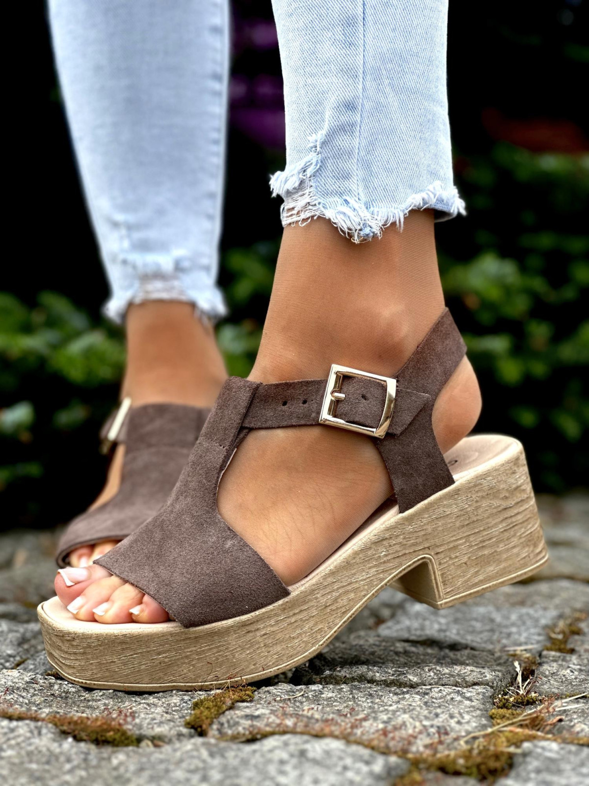 Brazowe-sandaly-damskie-skorzane-OLEKSY-polskiej-produkcji-na-bardzo-wygodnym-obcasie