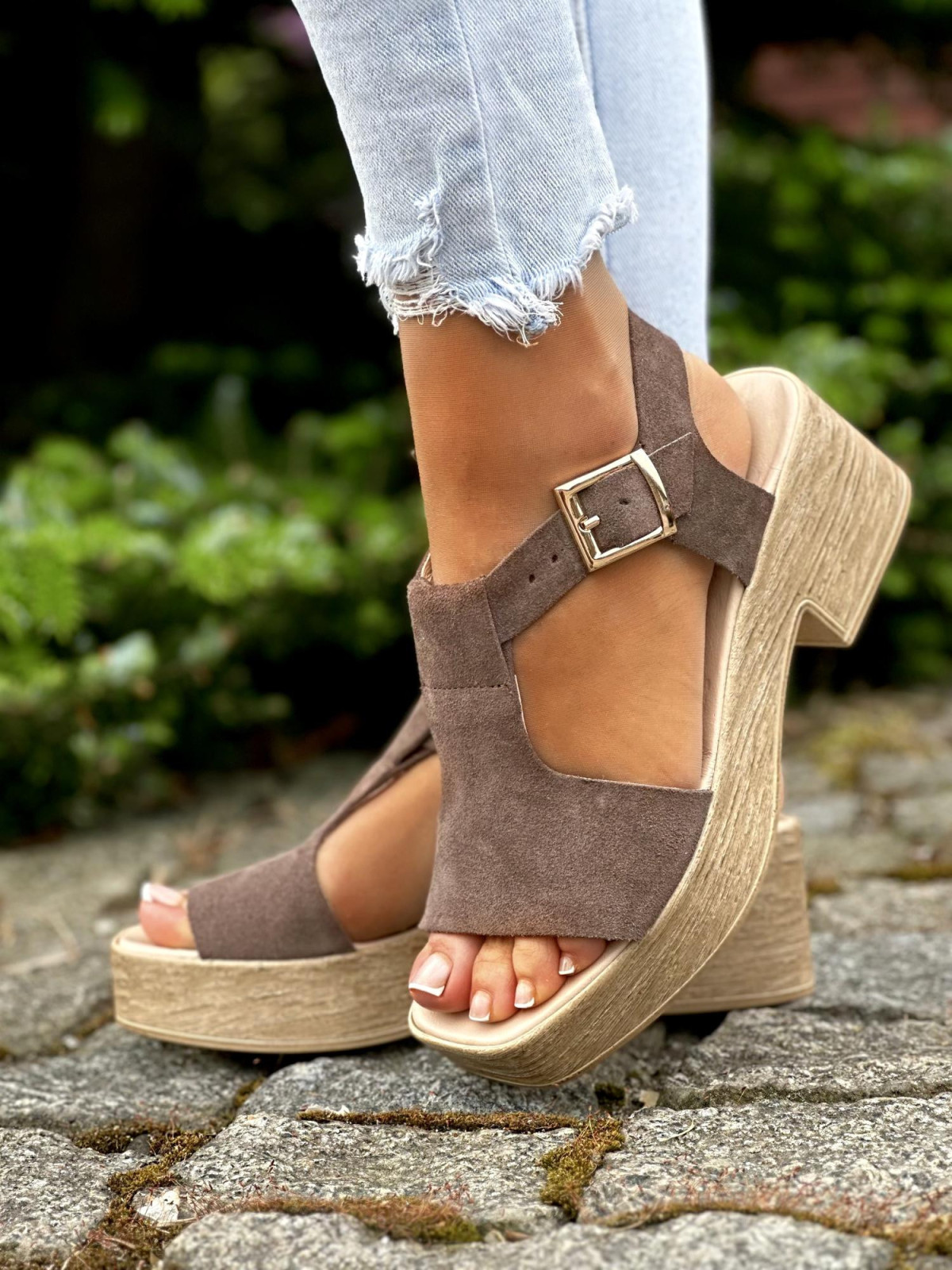 Brazowe-sandaly-damskie-skorzane-OLEKSY-polskiej-produkcji-na-bardzo-wygodnym-obcasie