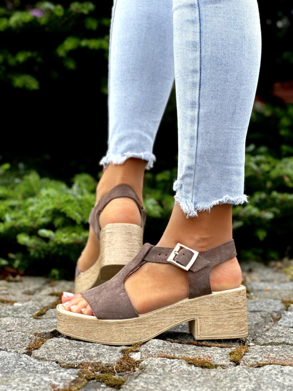 Brazowe-sandaly-damskie-skorzane-OLEKSY-polskiej-produkcji-na-bardzo-wygodnym-obcasie