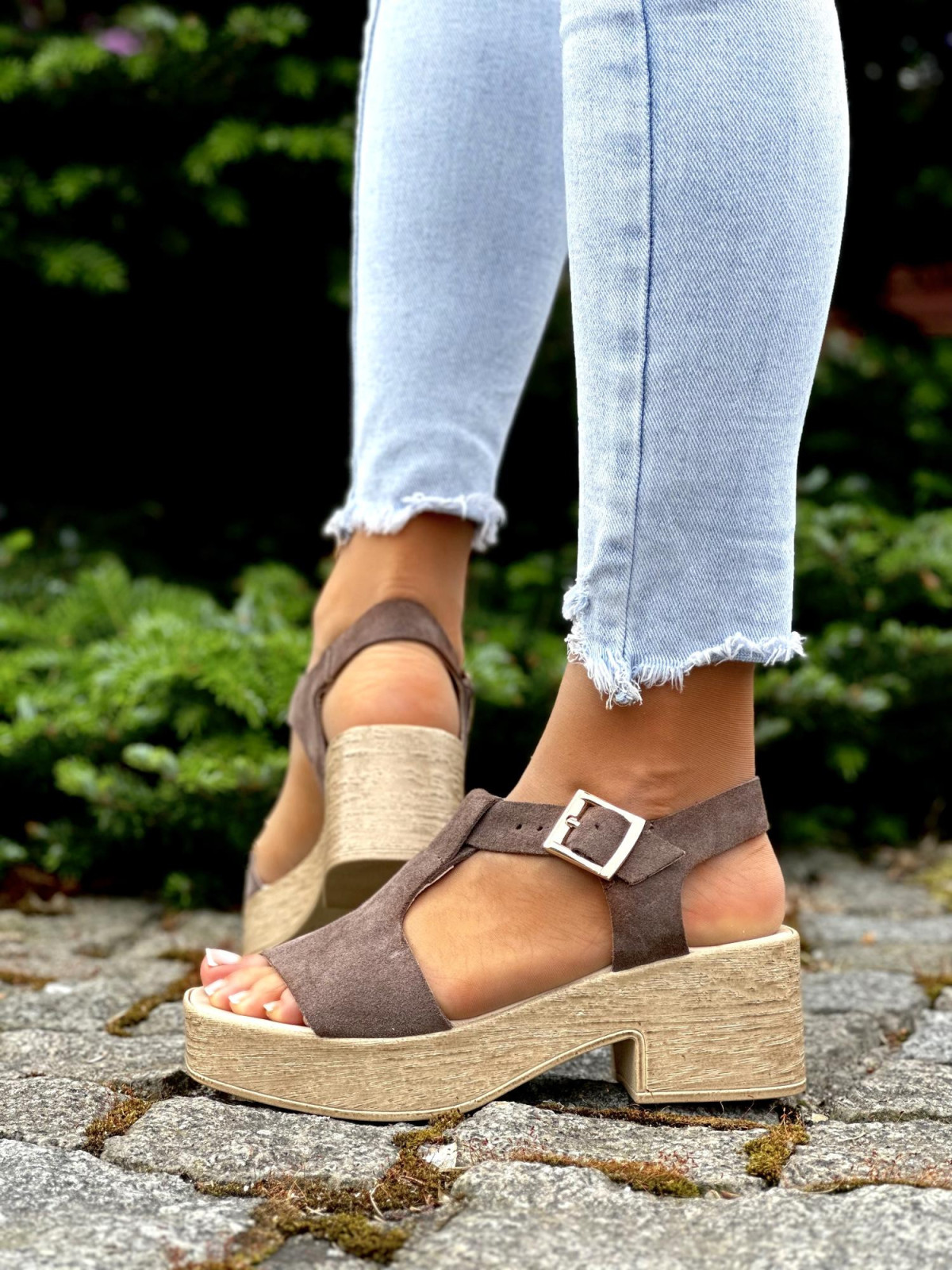 Brazowe-sandaly-damskie-skorzane-OLEKSY-polskiej-produkcji-na-bardzo-wygodnym-obcasie