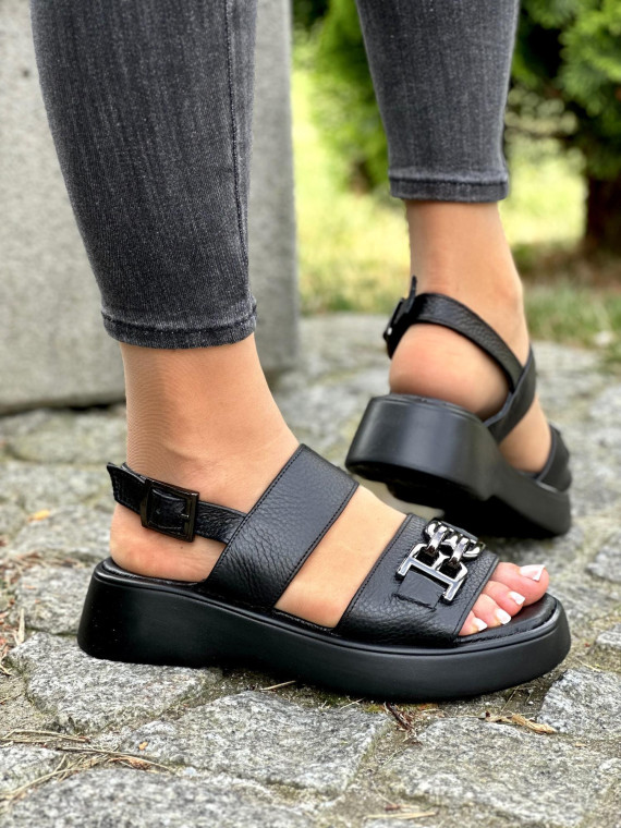 Czarne-sandaly-damskie-skorzane-OLEKSY-polskiej-produkcji-na-grubym-spodzie