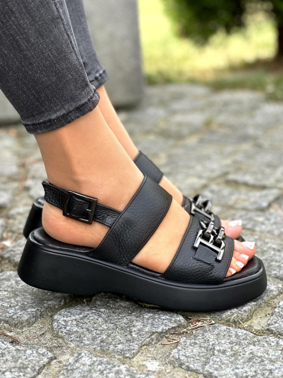 Czarne-sandaly-damskie-skorzane-OLEKSY-polskiej-produkcji-na-grubym-spodzie