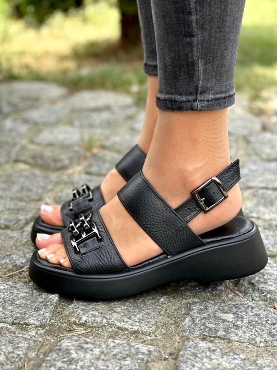 Czarne-sandaly-damskie-skorzane-OLEKSY-polskiej-produkcji-na-grubym-spodzie