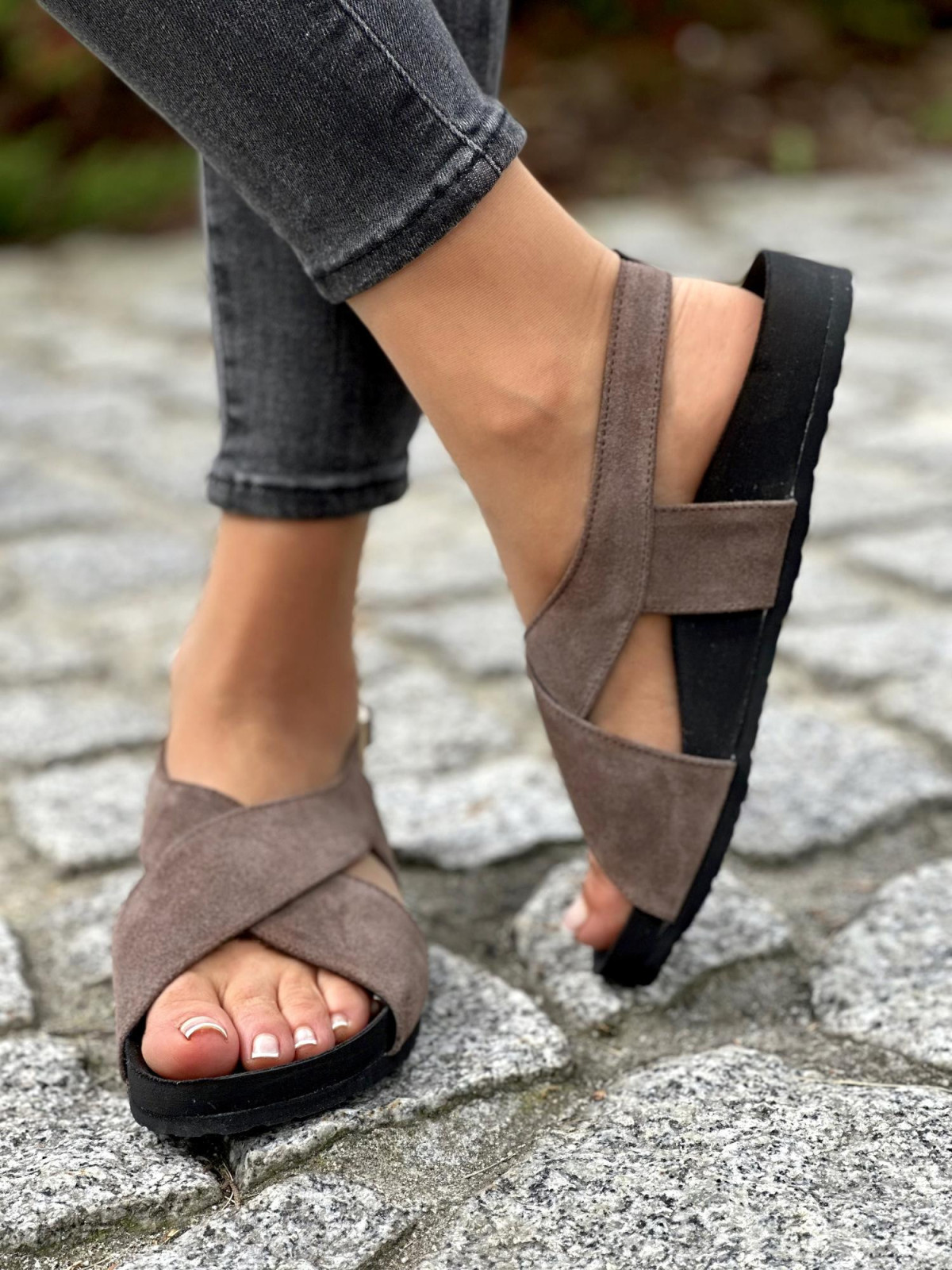 Brazowe-sandaly-damskie-skorzane-OLEKSY-polskiej-produkcji-na-bardzo-wygodnej-podeszwie