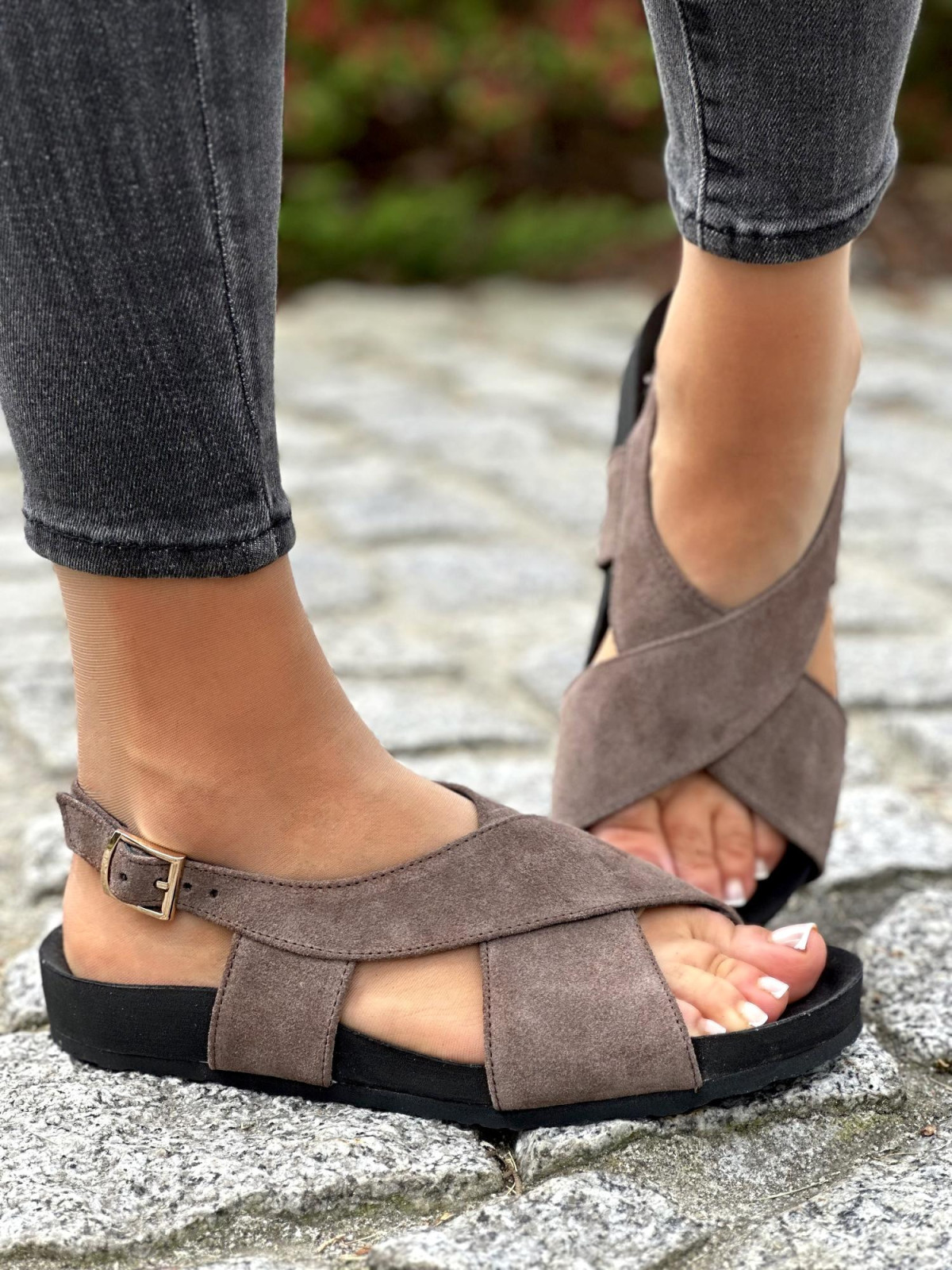 Brazowe-sandaly-damskie-skorzane-OLEKSY-polskiej-produkcji-na-bardzo-wygodnej-podeszwie