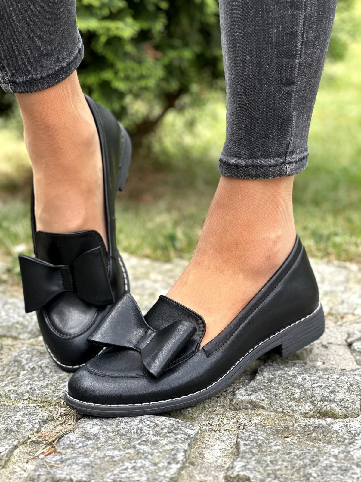 Czarne-klasyczne-mokasyny-damskie-skorzane-OLEKSY-polskiej-produkcji