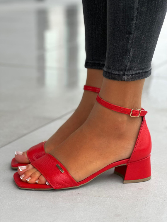 Sandaly-damskie-skorzane-na-wygodnym-obcasie