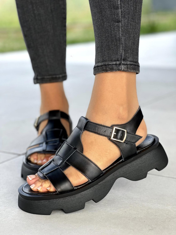 Czarne-sandaly-damskie-skorzane-OLEKSY-polskiej-produkcji-na-traperze