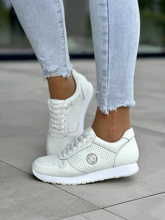 Biale-sneakersy-damskie-ze-skory-naturalnej
