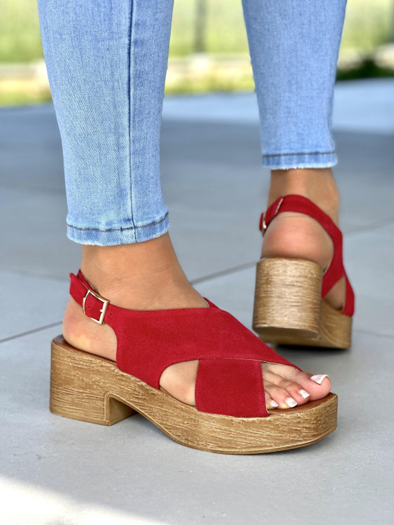 Czerwone-sandaly-damskie-skorzane-OLEKSY-polskiej-produkcji-na-wygodnej-podeszwie