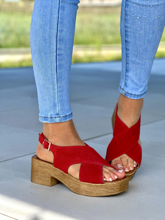 Czerwone-sandaly-damskie-skorzane-OLEKSY-polskiej-produkcji-na-wygodnej-podeszwie