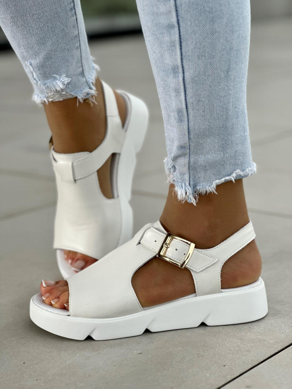 Biale-sandaly-damskie-skorzane-OLEKSY-polskiej-produkcji-na-wygodnej-podeszwie
