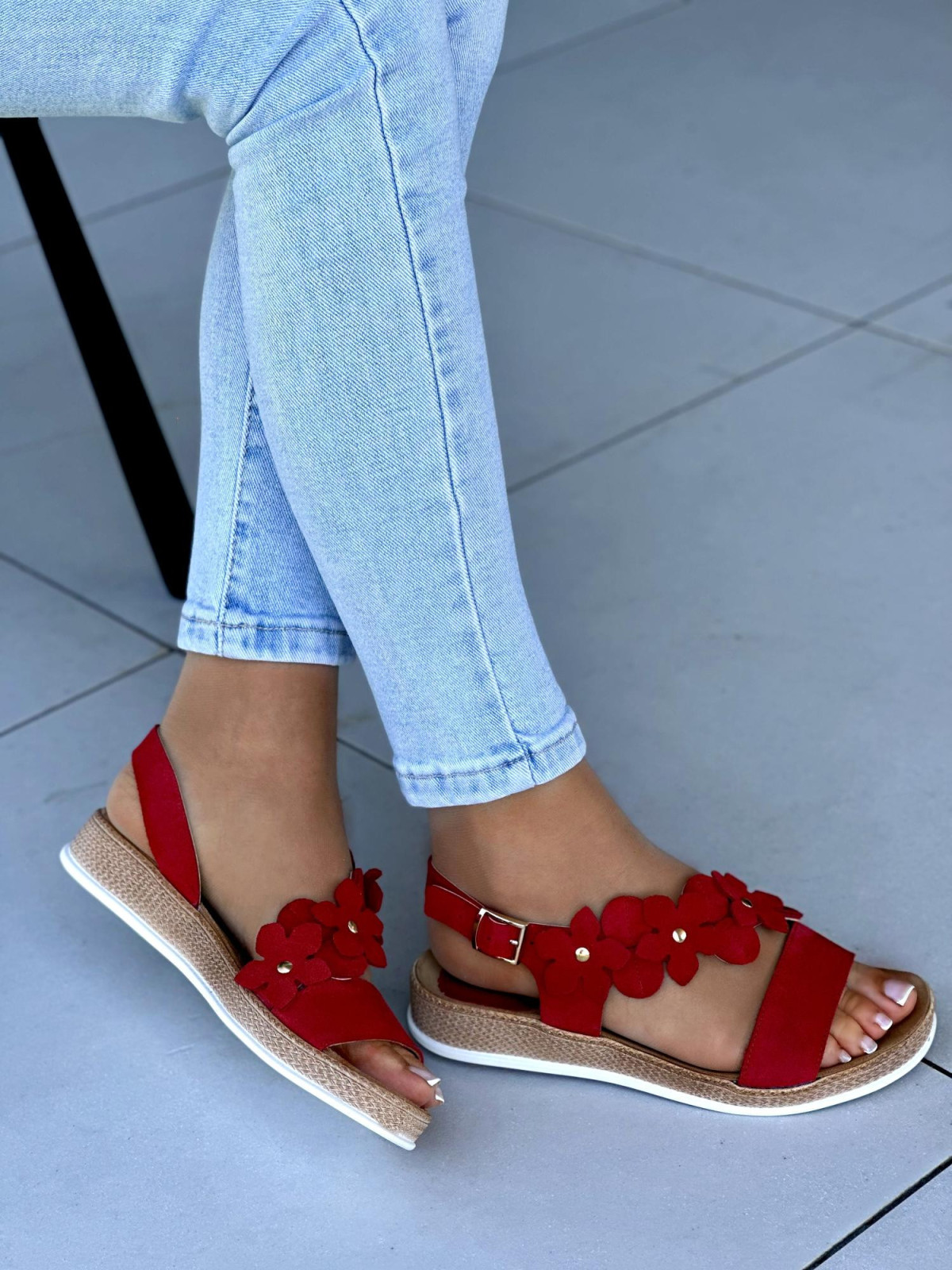 Czerwone-sandaly-damskie-skorzane-OLEKSY-polskiej-produkcji