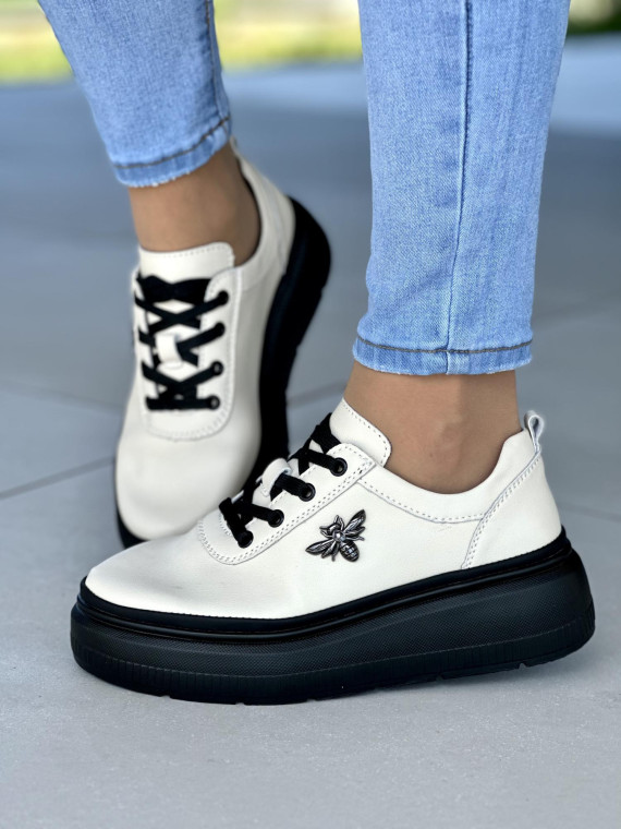 Bezowe-trampki-damskie-skorzane-na-grubej-podeszwie