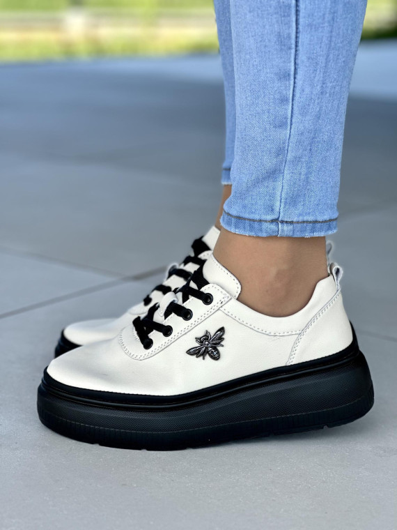 Bezowe-trampki-damskie-skorzane-na-grubej-podeszwie