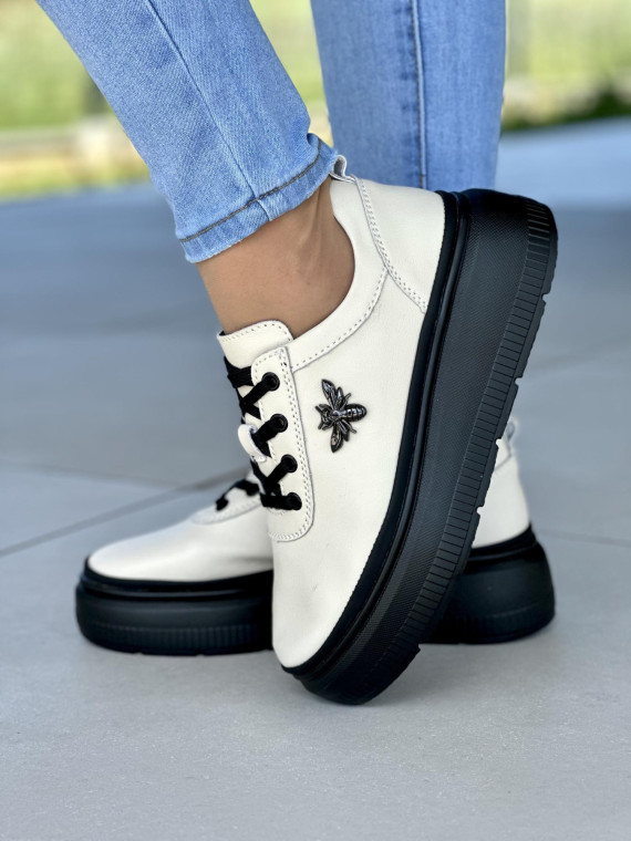 Bezowe-trampki-damskie-skorzane-na-grubej-podeszwie