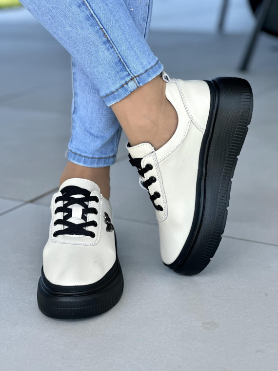 Bezowe-trampki-damskie-skorzane-na-grubej-podeszwie