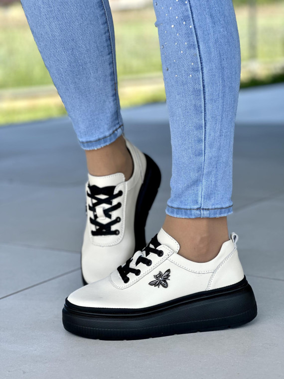 Bezowe-trampki-damskie-skorzane-na-grubej-podeszwie