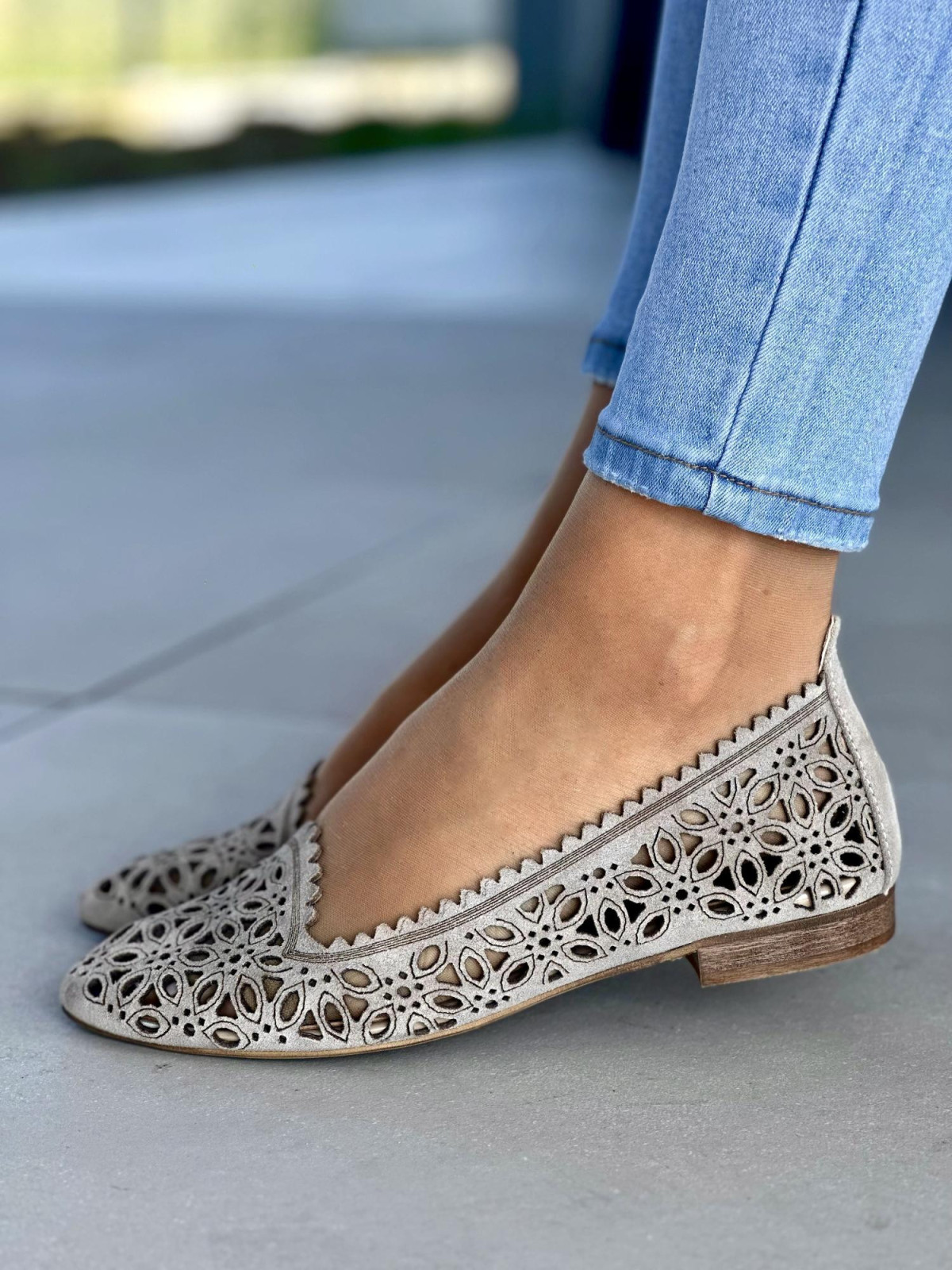 Piekne-azurowe-bezowe-baleriny-damskie-skorzane-OLEKSY-polskiej-produkcji