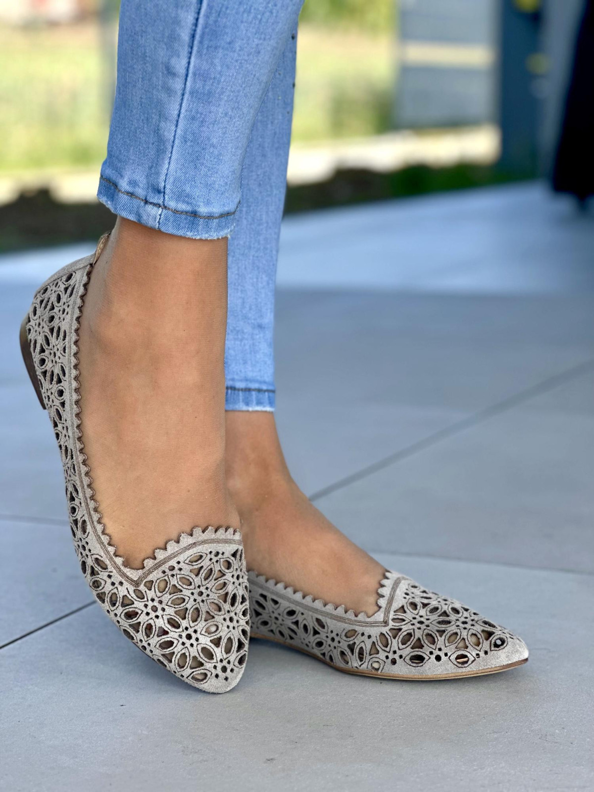 Piekne-azurowe-bezowe-baleriny-damskie-skorzane-OLEKSY-polskiej-produkcji