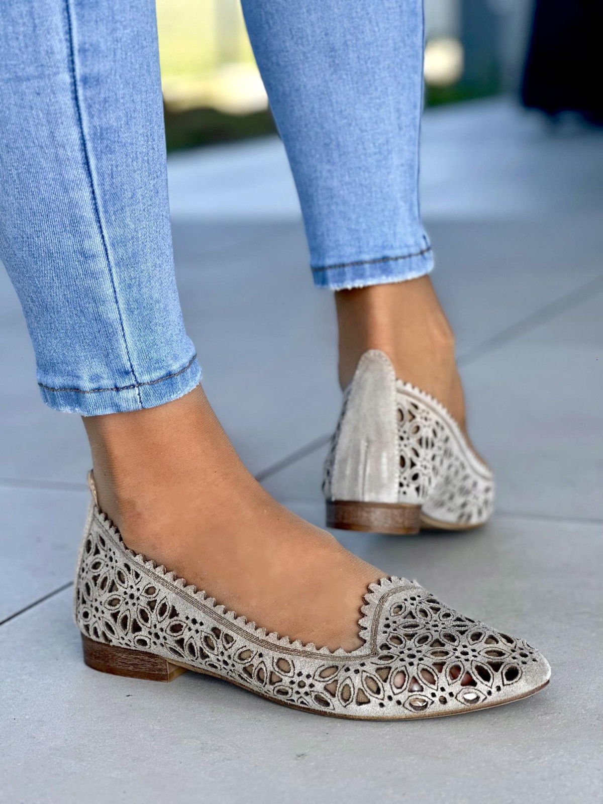 Piekne-azurowe-bezowe-baleriny-damskie-skorzane-OLEKSY-polskiej-produkcji