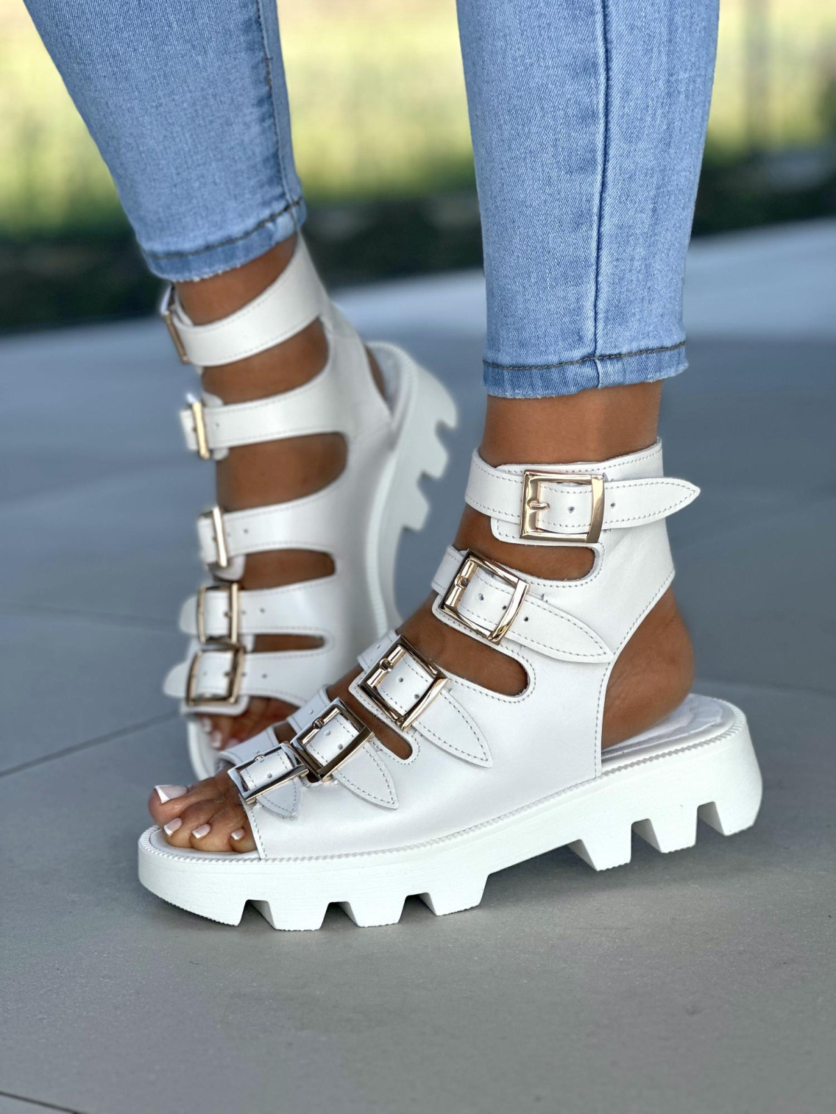 Modowe-sandaly-damskie-skorzane-OLEKSY-polskiej-produkcji-na-traperowej-podeszwie